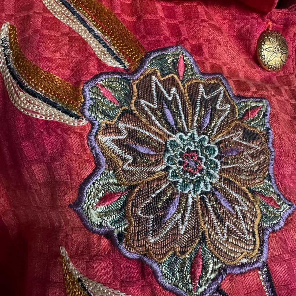 Draper’s and Demon’s Embroidered Floral Jacket - Picture 3 of 10
